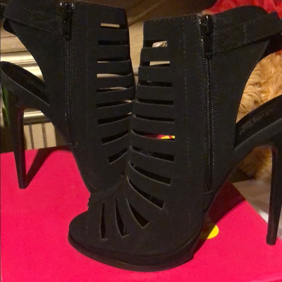 Classy heels - Picture 5 of 5